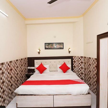 Fabhotel Sarwan آغْرا المظهر الخارجي الصورة