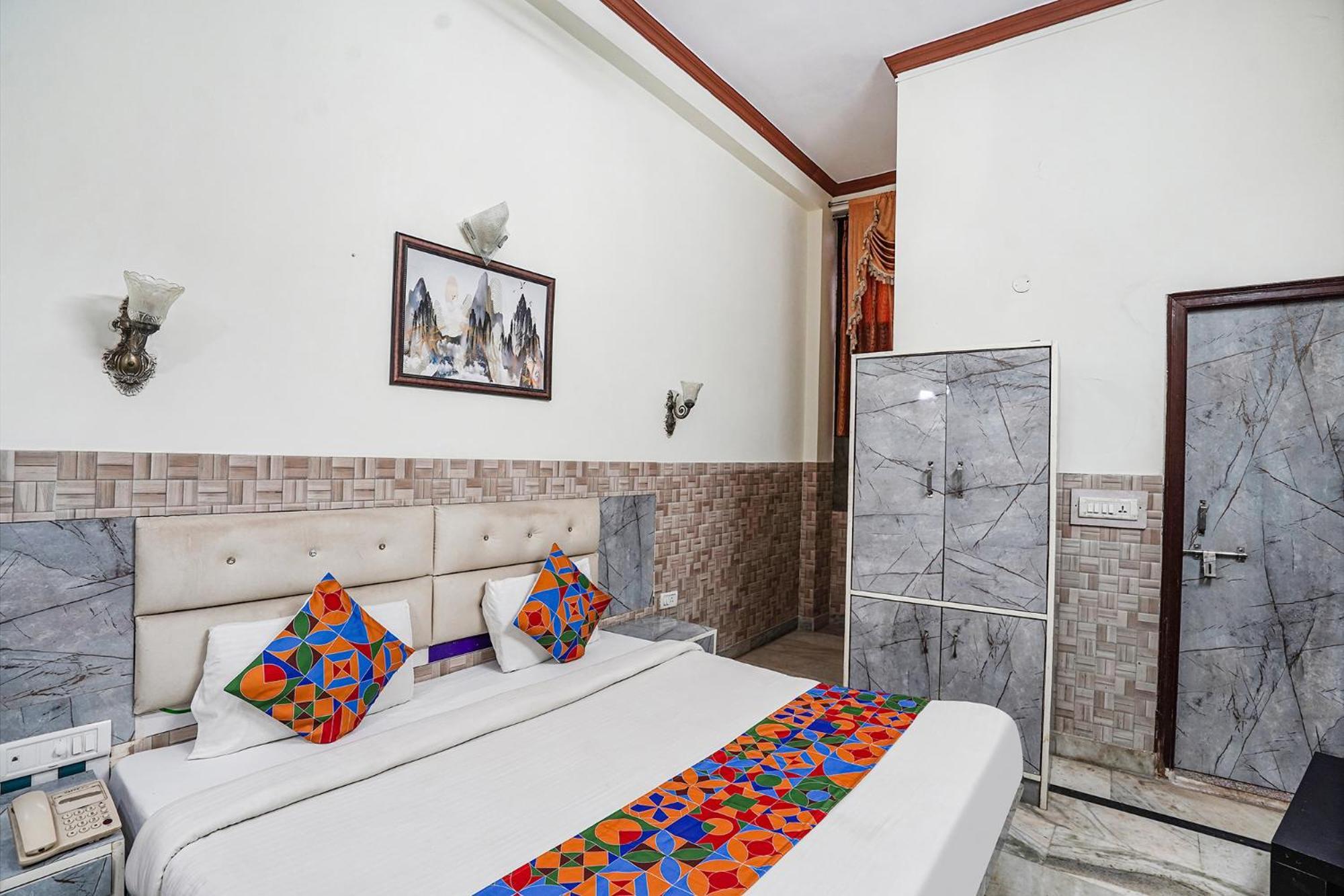 Fabhotel Sarwan آغْرا المظهر الخارجي الصورة