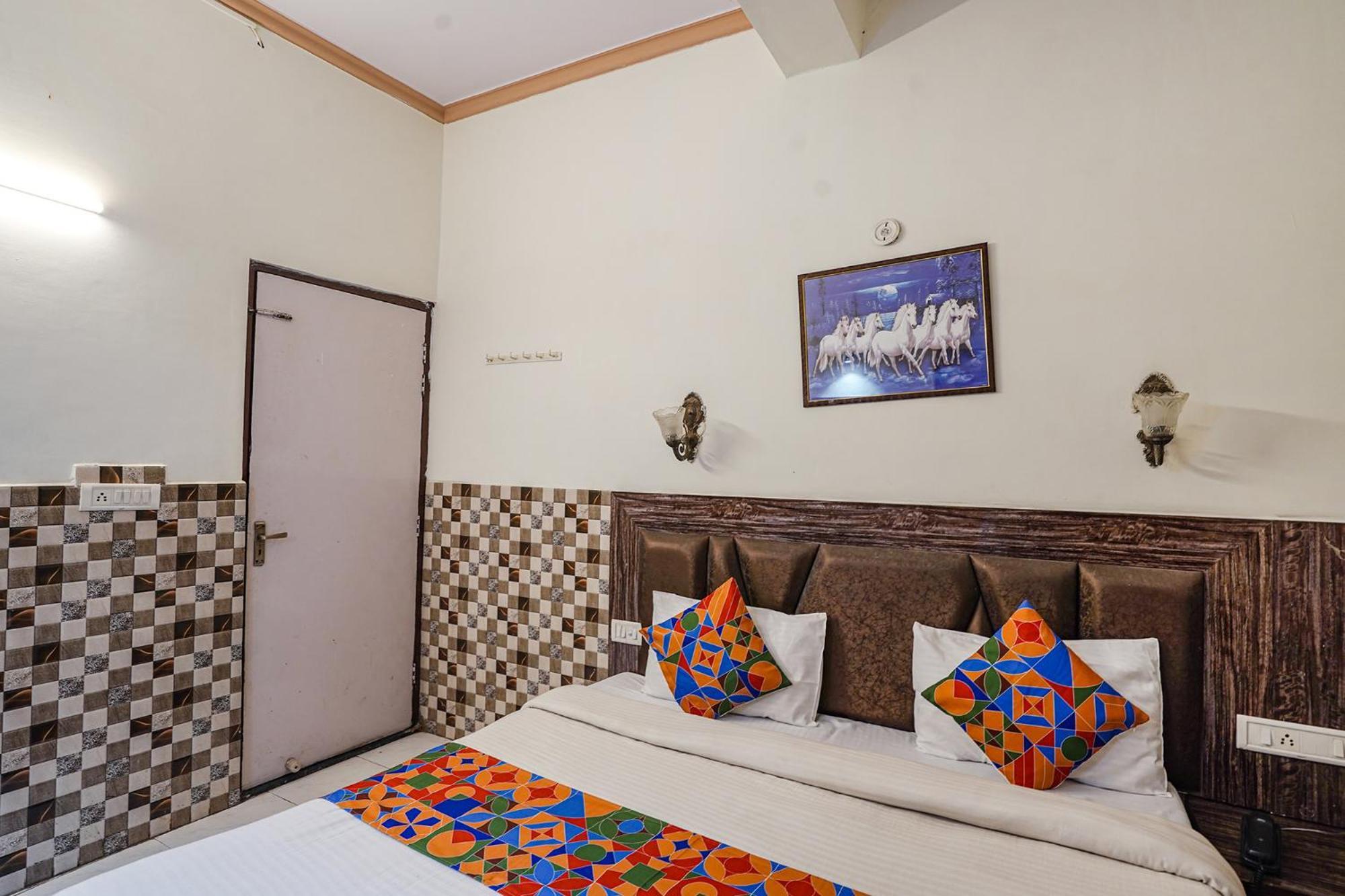 Fabhotel Sarwan آغْرا المظهر الخارجي الصورة