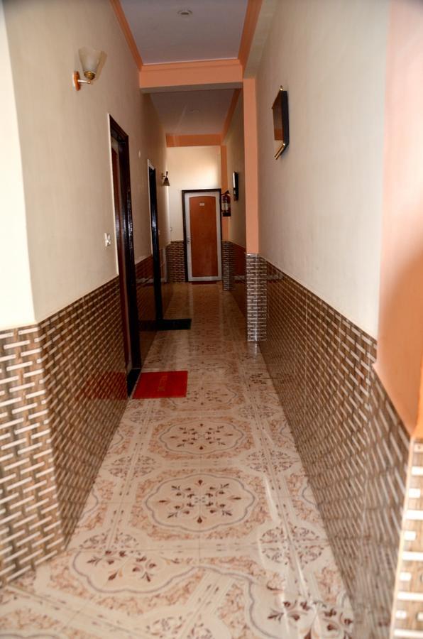 Fabhotel Sarwan آغْرا المظهر الخارجي الصورة
