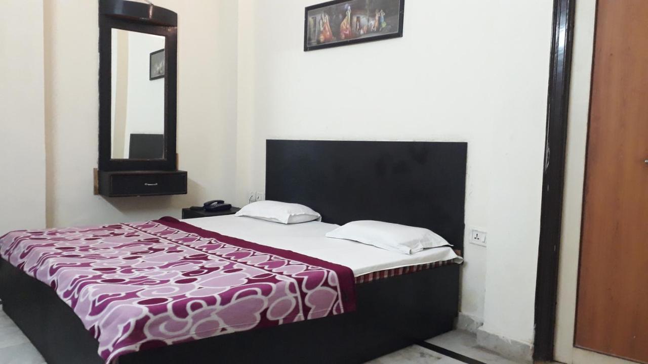 Fabhotel Sarwan آغْرا المظهر الخارجي الصورة