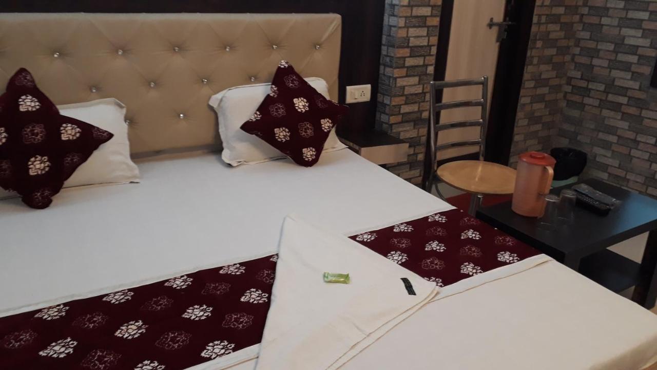 Fabhotel Sarwan آغْرا المظهر الخارجي الصورة