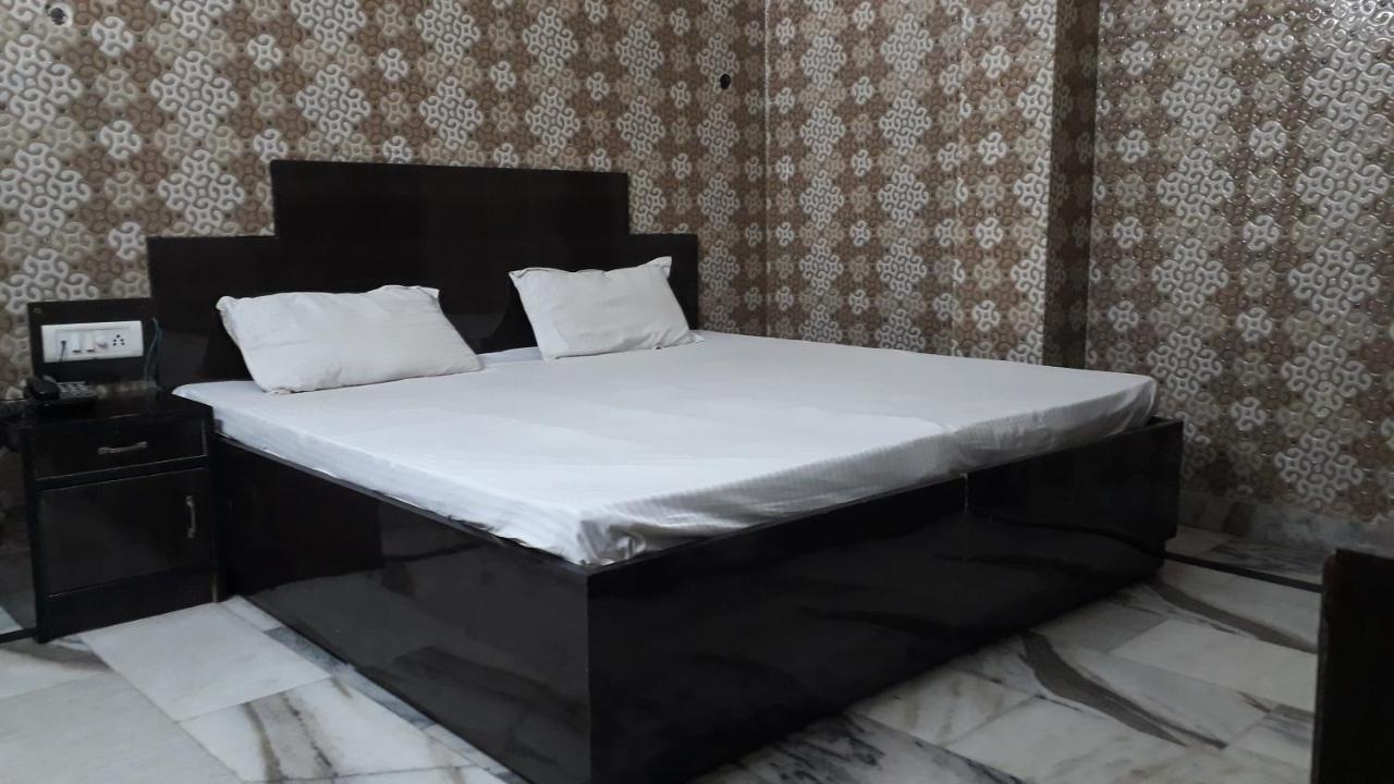 Fabhotel Sarwan آغْرا المظهر الخارجي الصورة