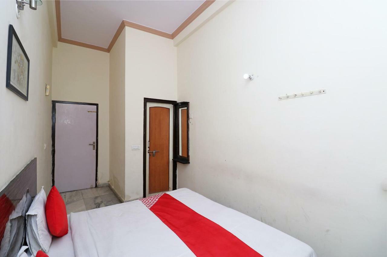 Fabhotel Sarwan آغْرا المظهر الخارجي الصورة