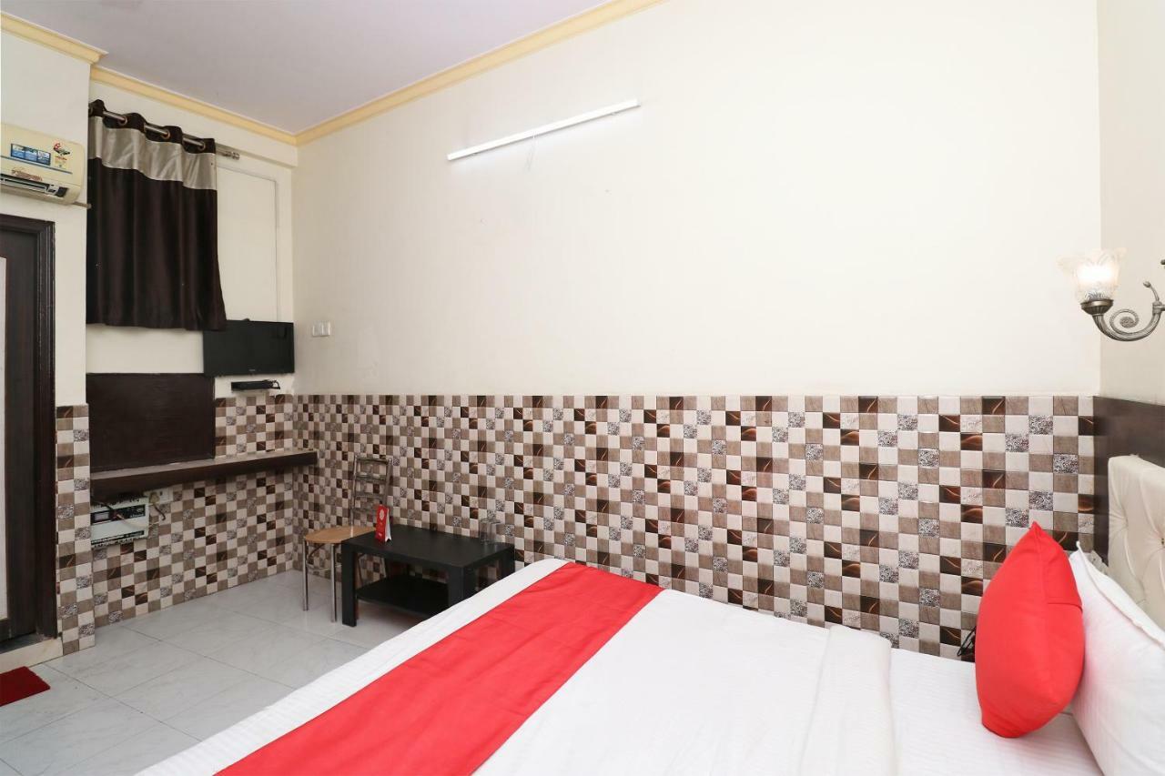 Fabhotel Sarwan آغْرا المظهر الخارجي الصورة